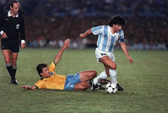 天下足球三十大催泪文案,天下足球催泪文案足球解说员