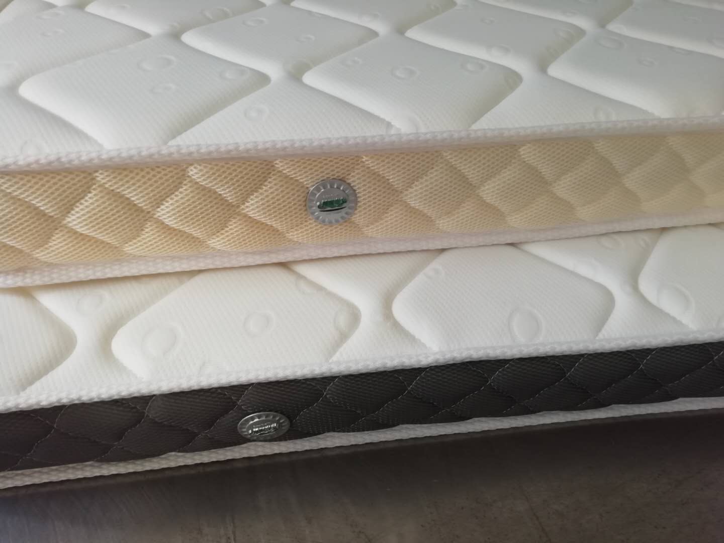 弹簧加棕垫好还是全棕床垫好,什么牌子的椰棕床垫好