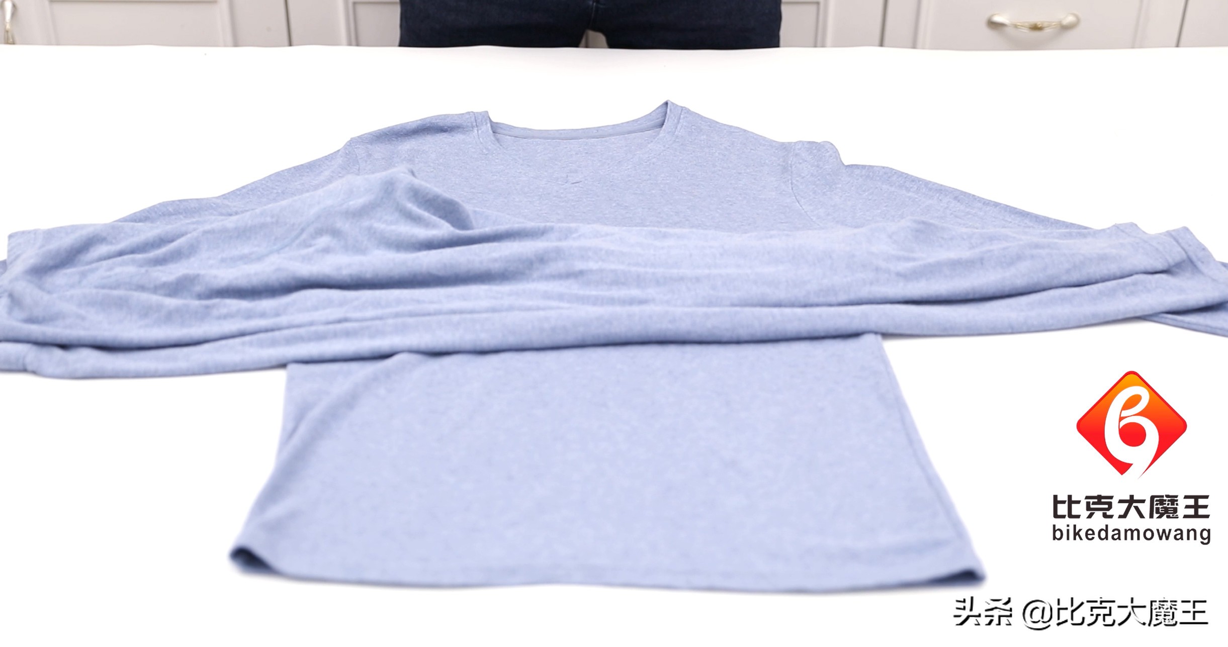 厚衣服怎么叠比较省空间,怎么叠厚衣服省空间行李箱