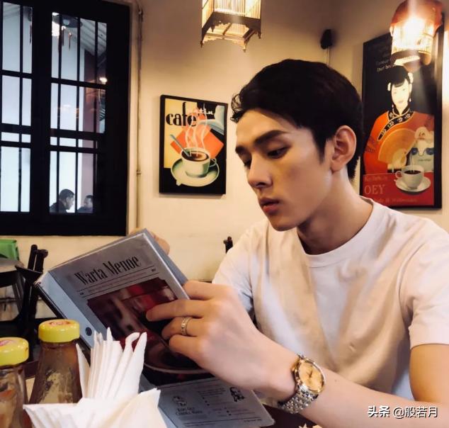 李佳琦其实一直在种草珠宝,你们有发现吗?