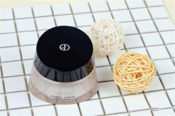 宫芙新款素颜霜真实测评差评,几乎零差评的保湿素颜霜