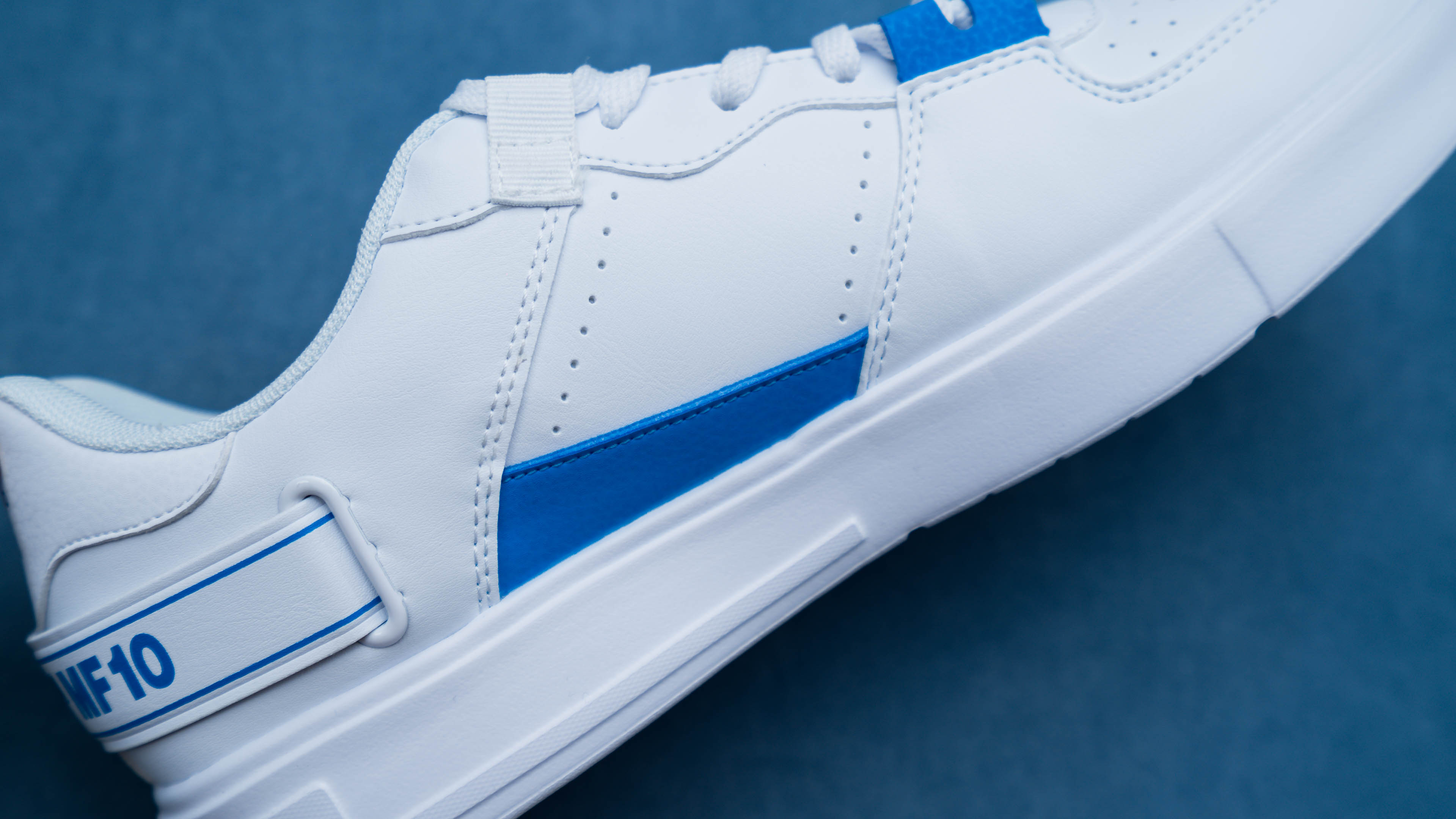 加上NFO科技，这一波联名有内味了：361°X足球小将小白鞋体验