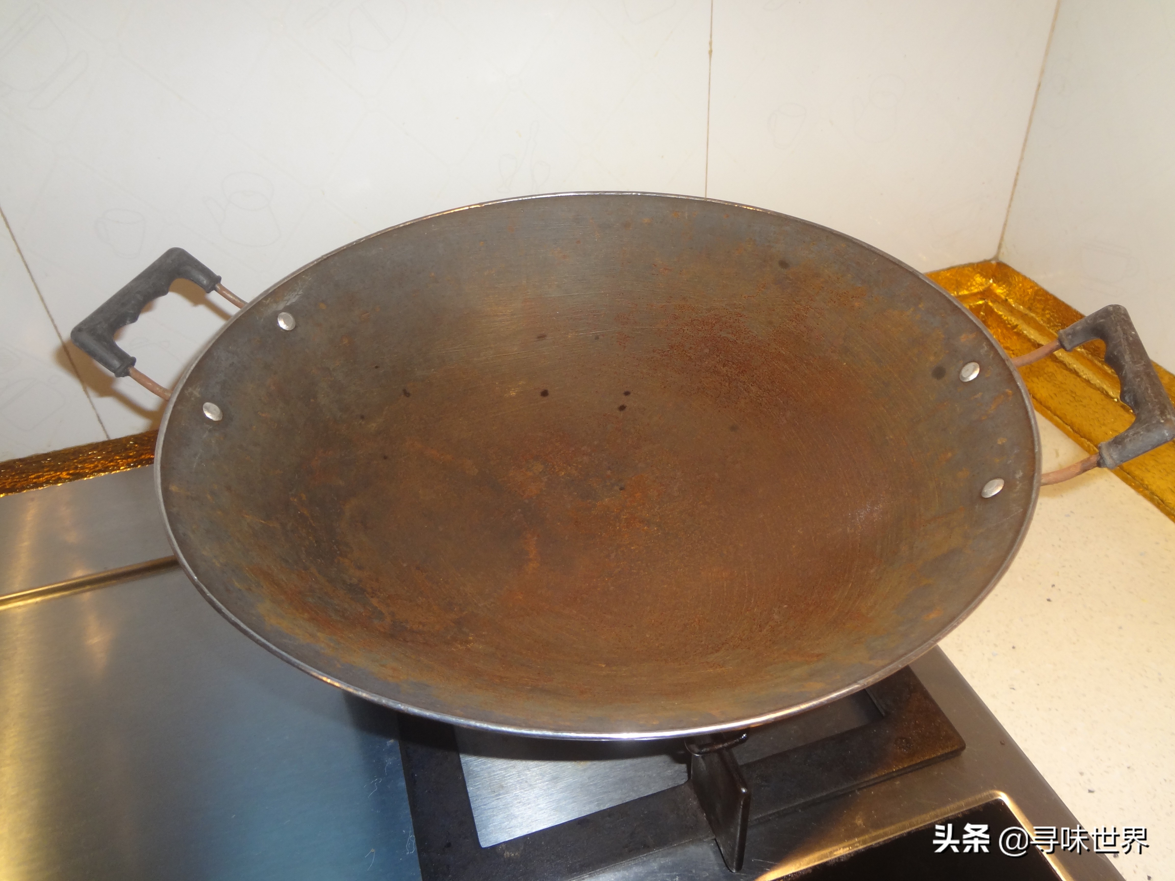 铁锅煎鱼如何防粘锅,煎鱼粘锅用什么办法不粘锅