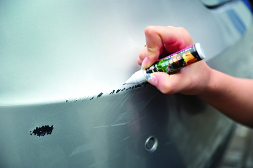 为什么有的人车划痕不修理,为什么汽车修理工都不修自己的车