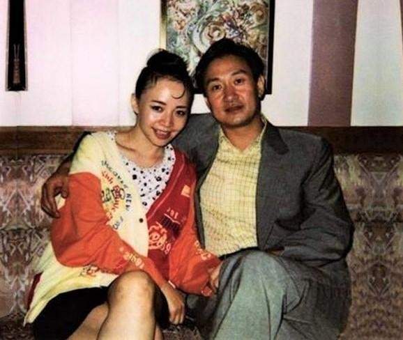 五次恋爱，三段婚姻，从演员到母亲，宋丹丹用微笑面对苦乐人生