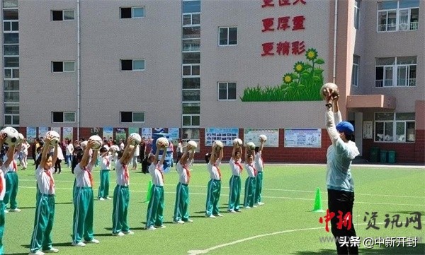 芳林新叶茂教学竟相长——县街小学开展青年教师汇报课展示活动