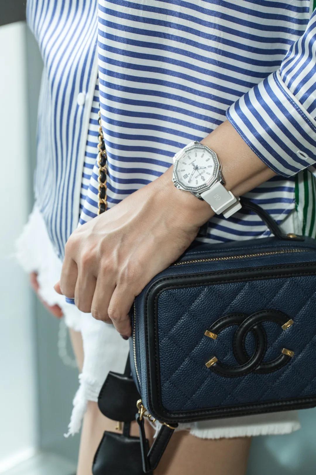 十一国庆没闲着，大腕给你找了4个爱表的女朋友