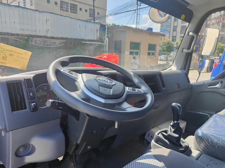 17年江淮帅铃货车值多少钱,江淮帅铃单排原厂厢货3米8