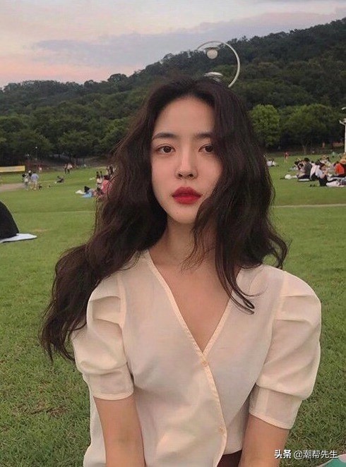 女生推荐复古烫头,可爱减龄的烫头女