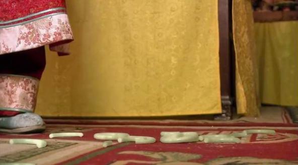 胧月摔碎九连环时甄嬛是什么等级,甄嬛传胧月长大后的悲惨命运