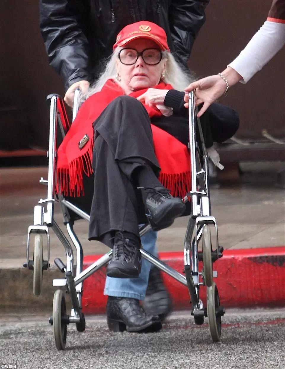 她被骂高级*女妓**，遭性侵生下女儿，69岁嫁给王子，却悲惨而死