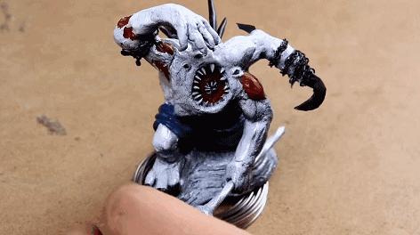 切碎可爱玩具再拼成鬼畜缝合怪，国外手工圈魔改创意大赛惊艳网友