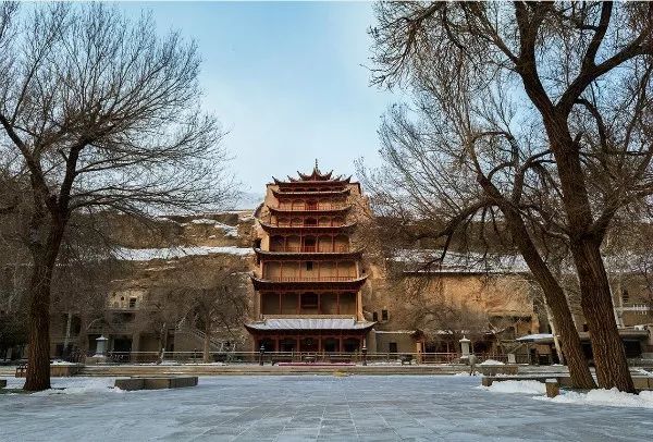 甘肃敦煌什么地方有沙金,敦煌莫高窟在甘肃的什么地方