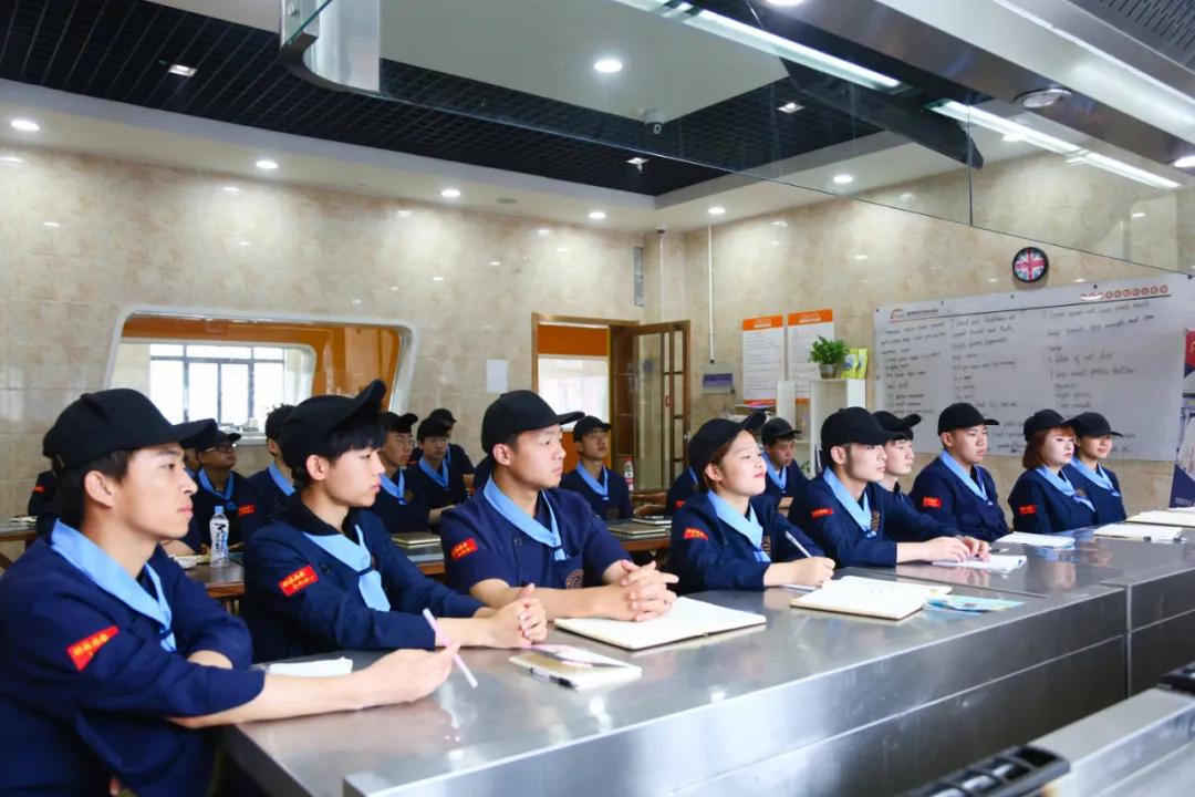 揭秘陕西新东方,在新东方学完了去门店也是做学徒