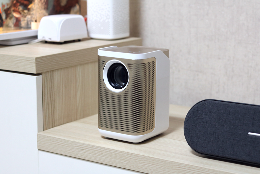 智能投影仪能当显示器吗,智能投影仪能侧投吗