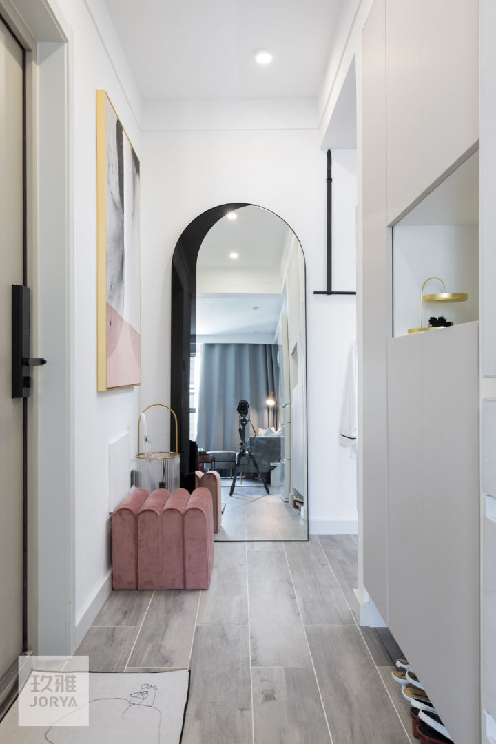 业主把家里收拾的井井有条,美女收拾家干净卫生