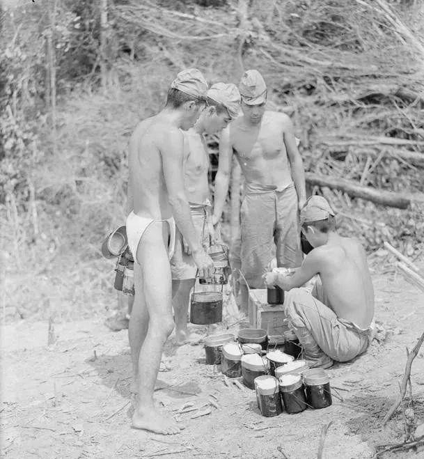 鬼子穿的兜裆布,日本鬼子狗皮膏药