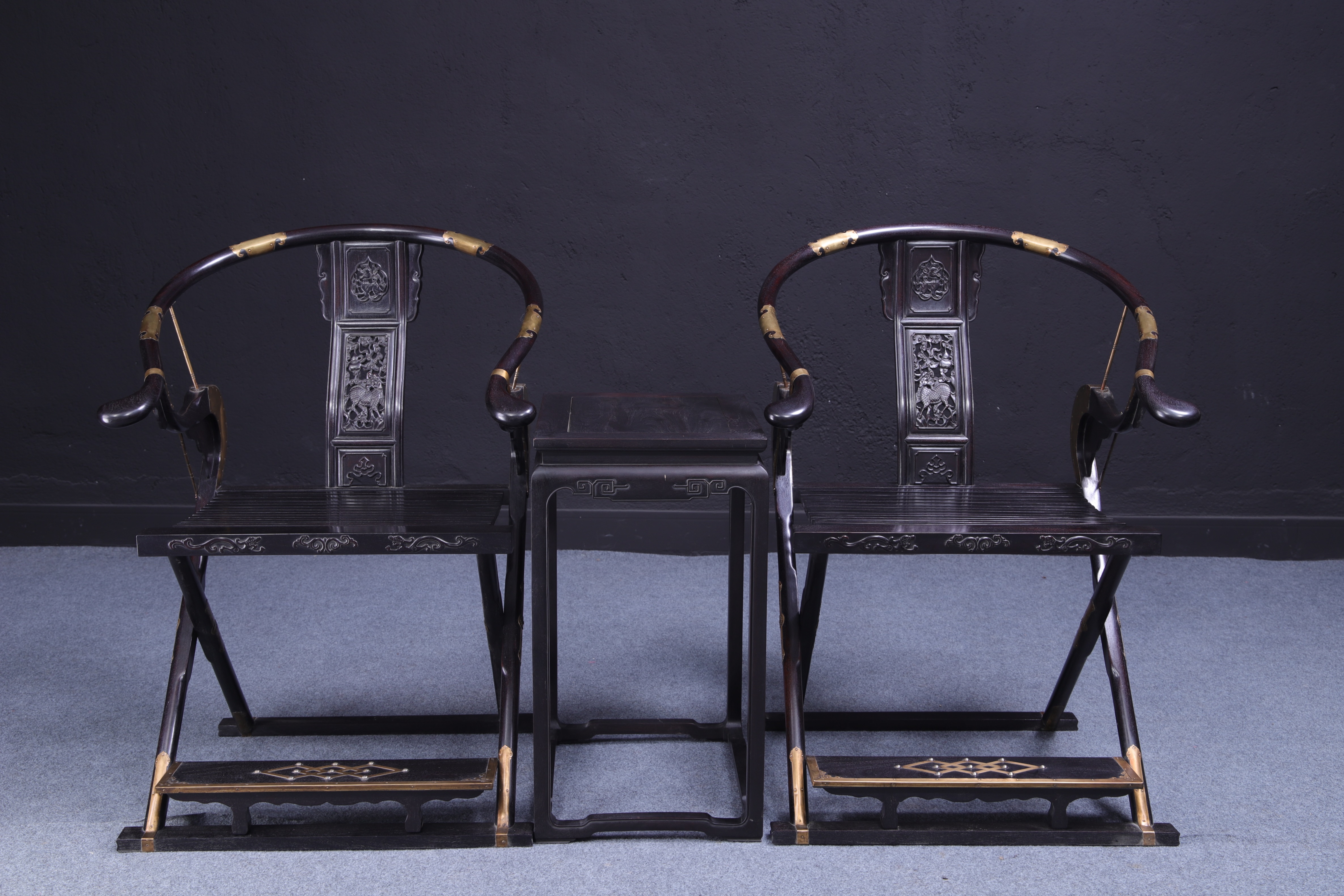 紫檀镶嵌剔红宝座,紫檀凤尾纹盘