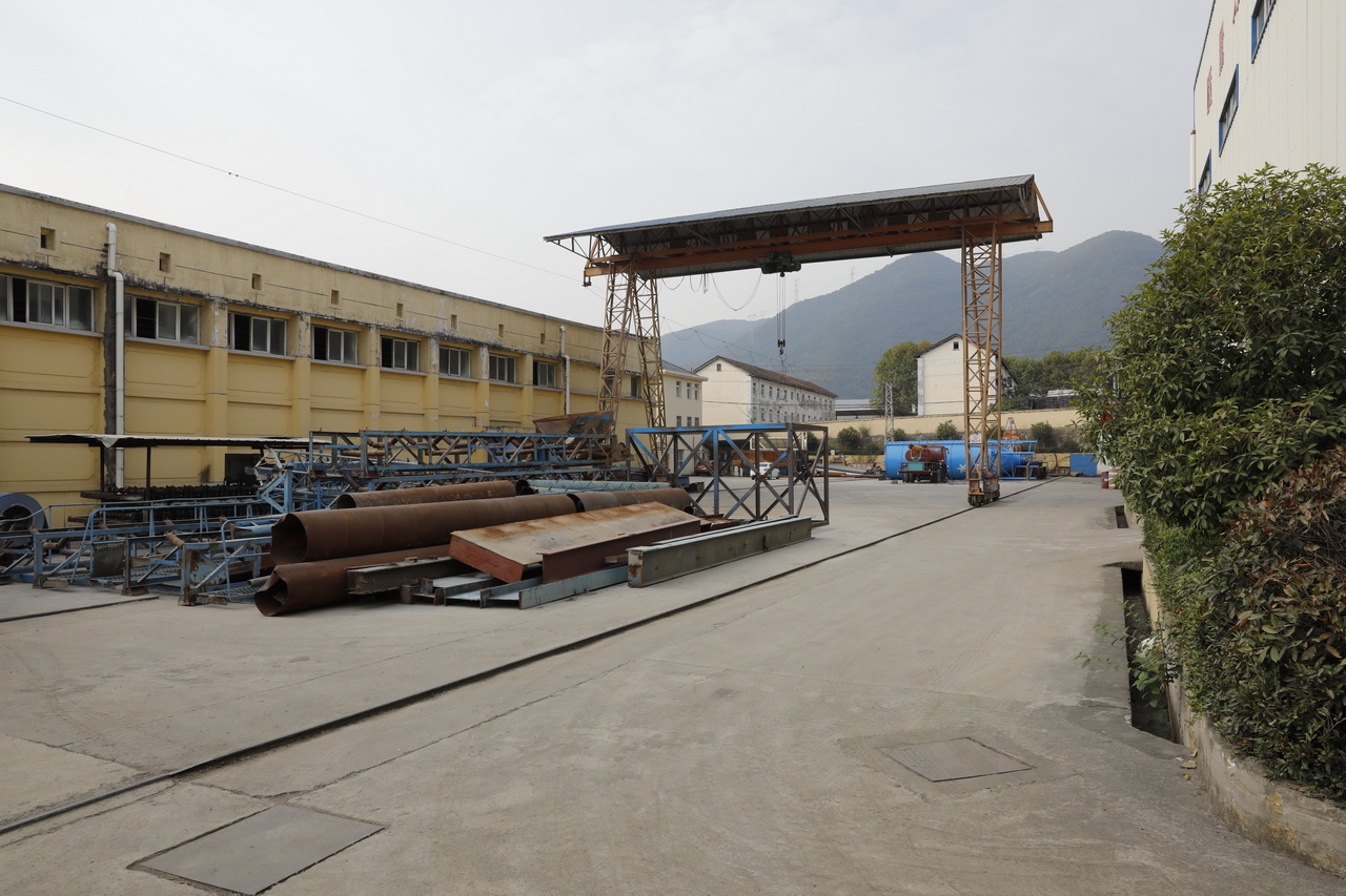 湖北险峰机器厂历史,险峰机器厂简介