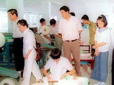 翁帆当年为何要嫁给杨振宁，16年过去了，如今他们怎么样了