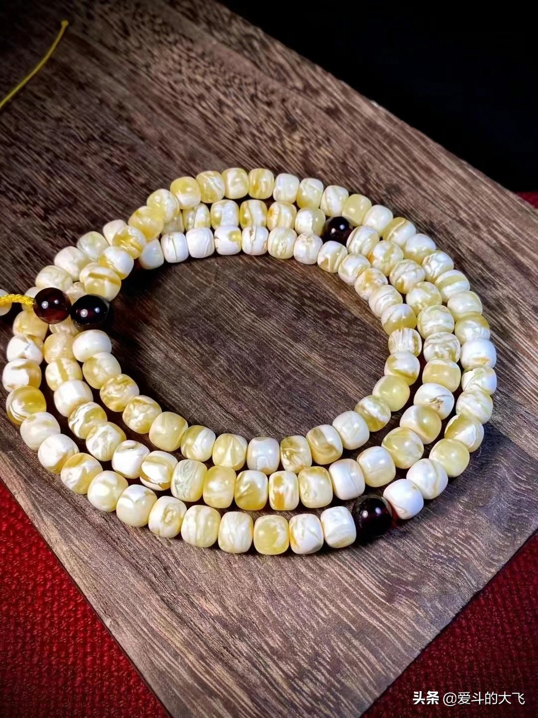 文玩鉴别蜜蜡,文玩人喜爱的老蜜蜡如何鉴定