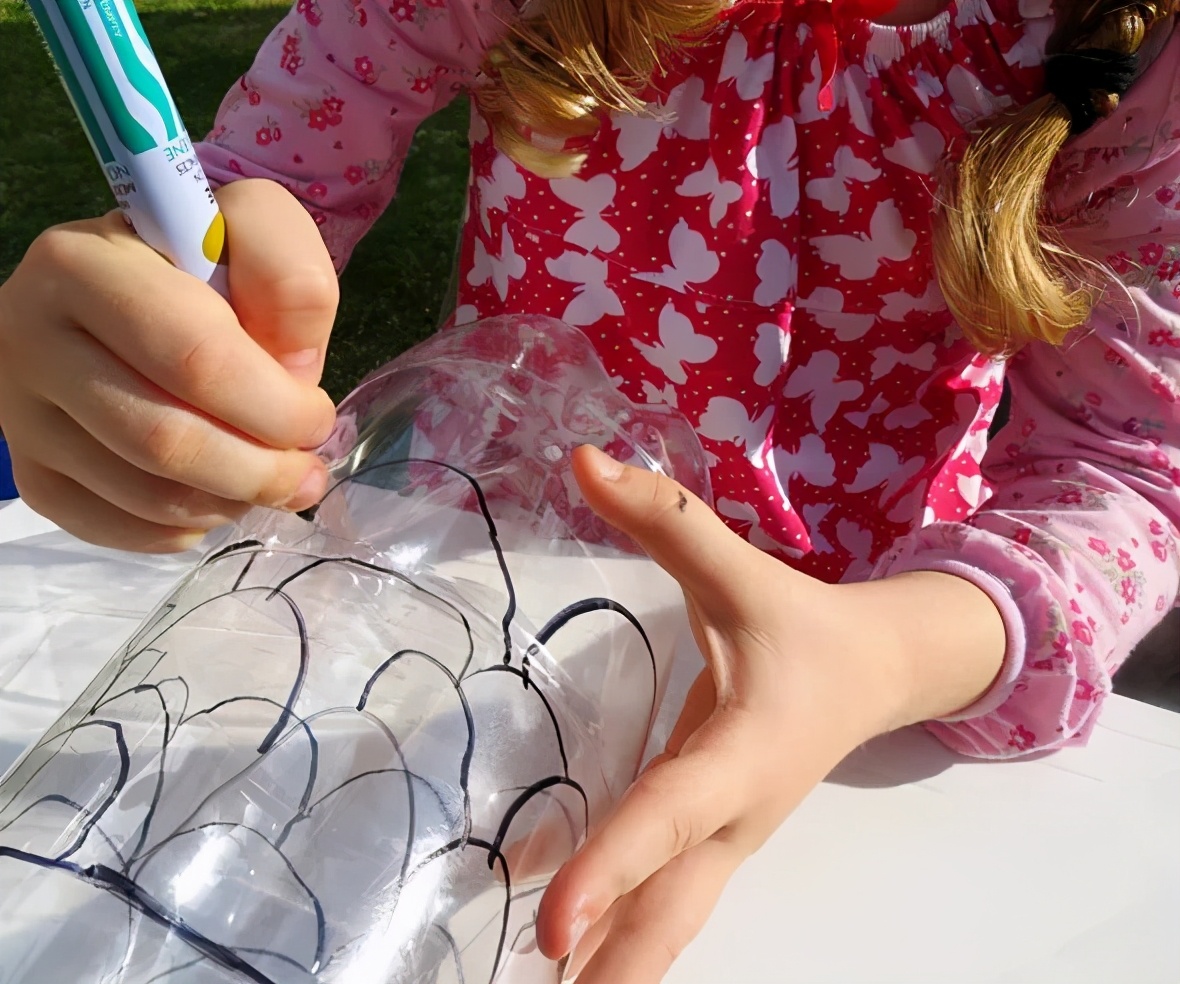 可乐塑料瓶扔掉可以做什么好玩的,塑料瓶的七种玩法