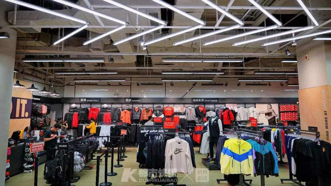 身上穿了假的耐克,如何鉴别真假耐克阿迪