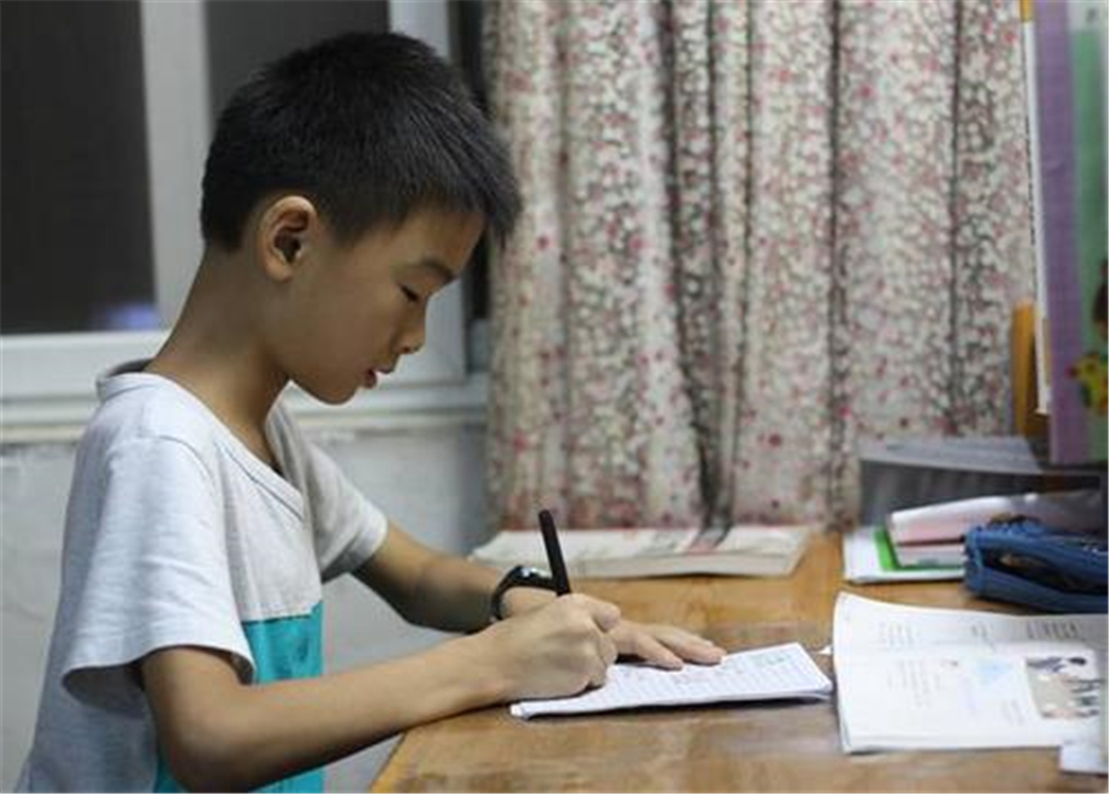 娃放学后怎么安排学习,孩子放学后如何鼓励孩子