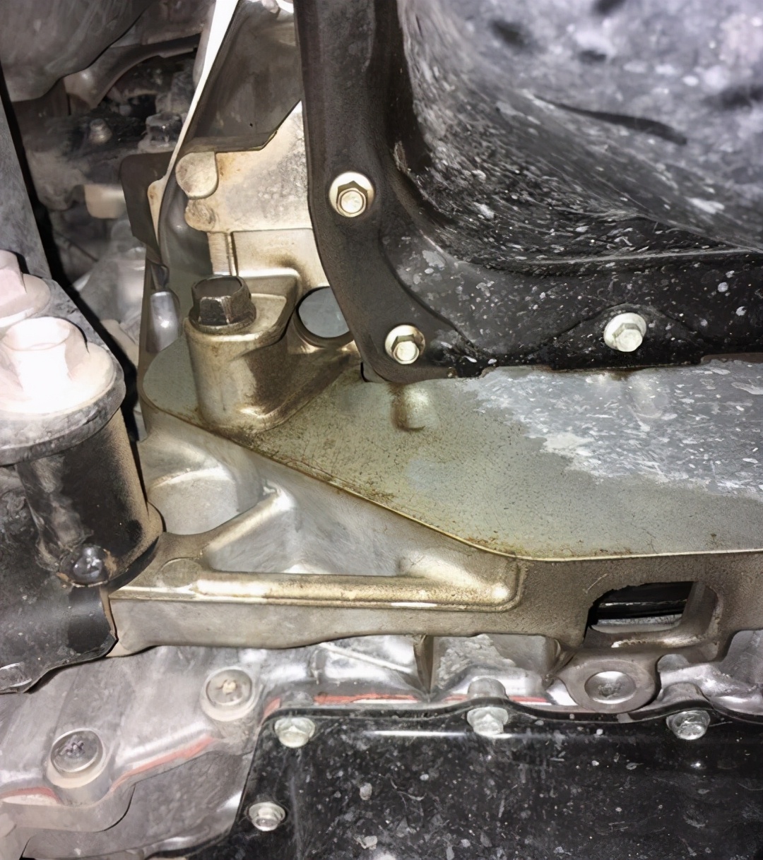 马自达3昂克赛拉变速箱漏油,有三个解决方法,提醒车主收藏