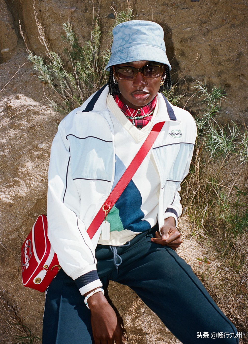 蔻驰早春新款,蔻驰2022早春系包