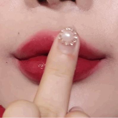 厚嘴唇有多好看,厚嘴唇的女人什么性格