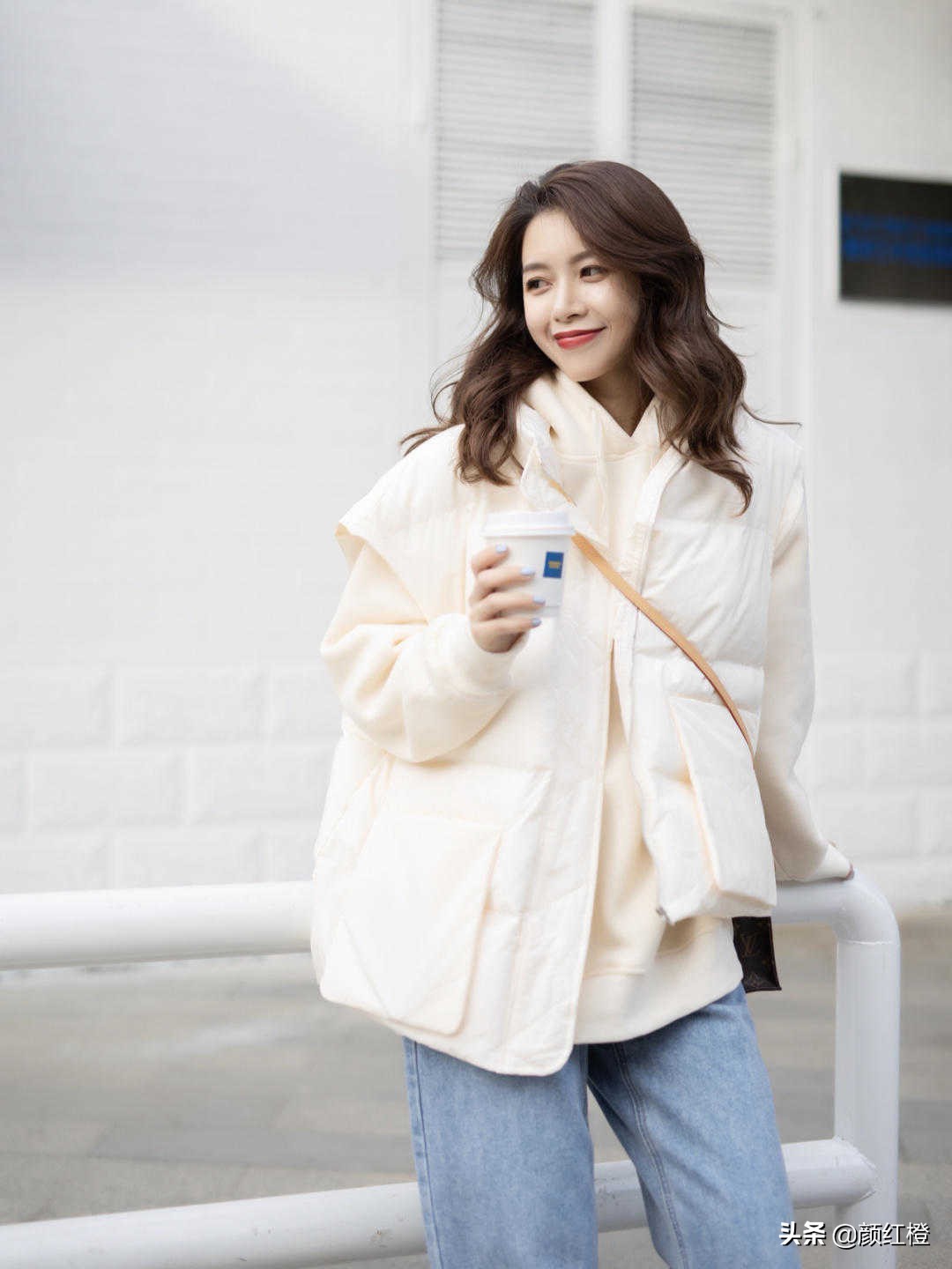 马甲的正确方法简单又好看,马甲的穿法视频教程