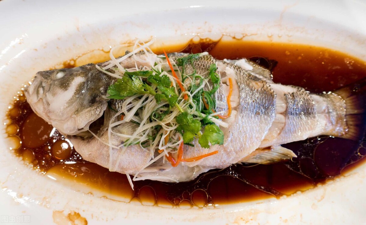 鱼刺卡喉的最佳处理办法,鱼刺卡喉怎么办一招教你轻松解决