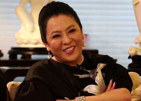 郭碧婷因生子获12亿豪宅，现在疑似怀二胎，她如何成为港娱太子妃