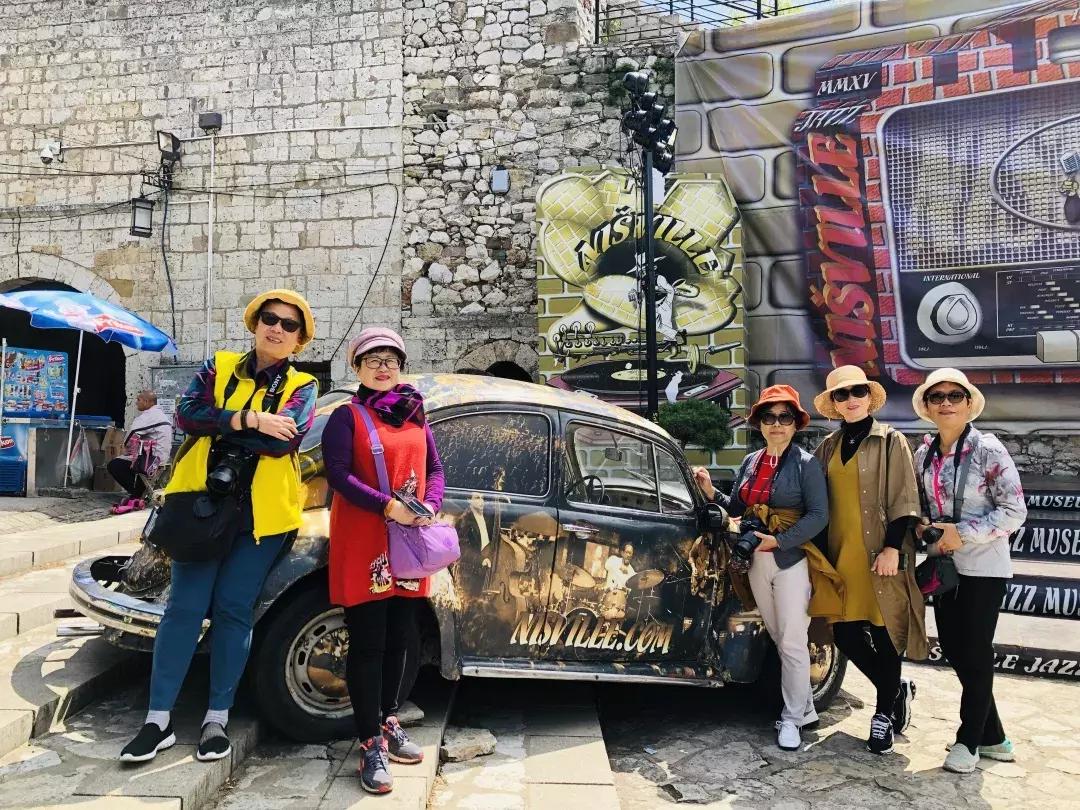 白本护照出境法国旅游免签吗,白本护照旅游去哪个国家比较好