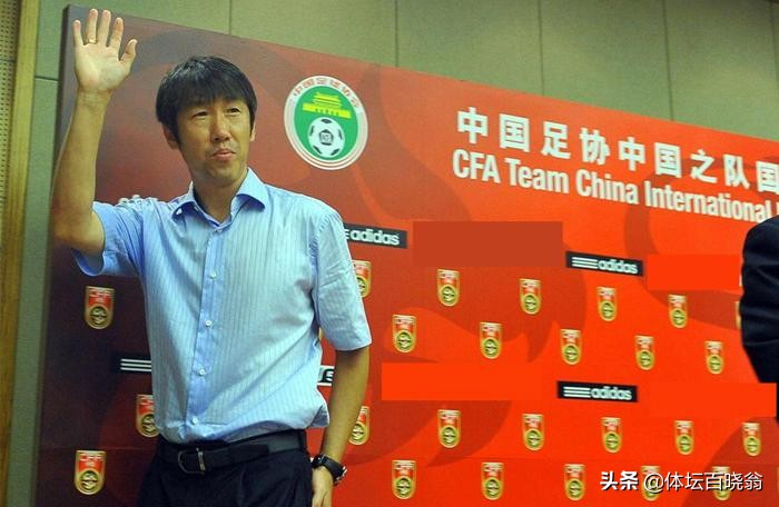 他是国足争议主帅!胜率历史第一却离奇被换,到底什么原因?