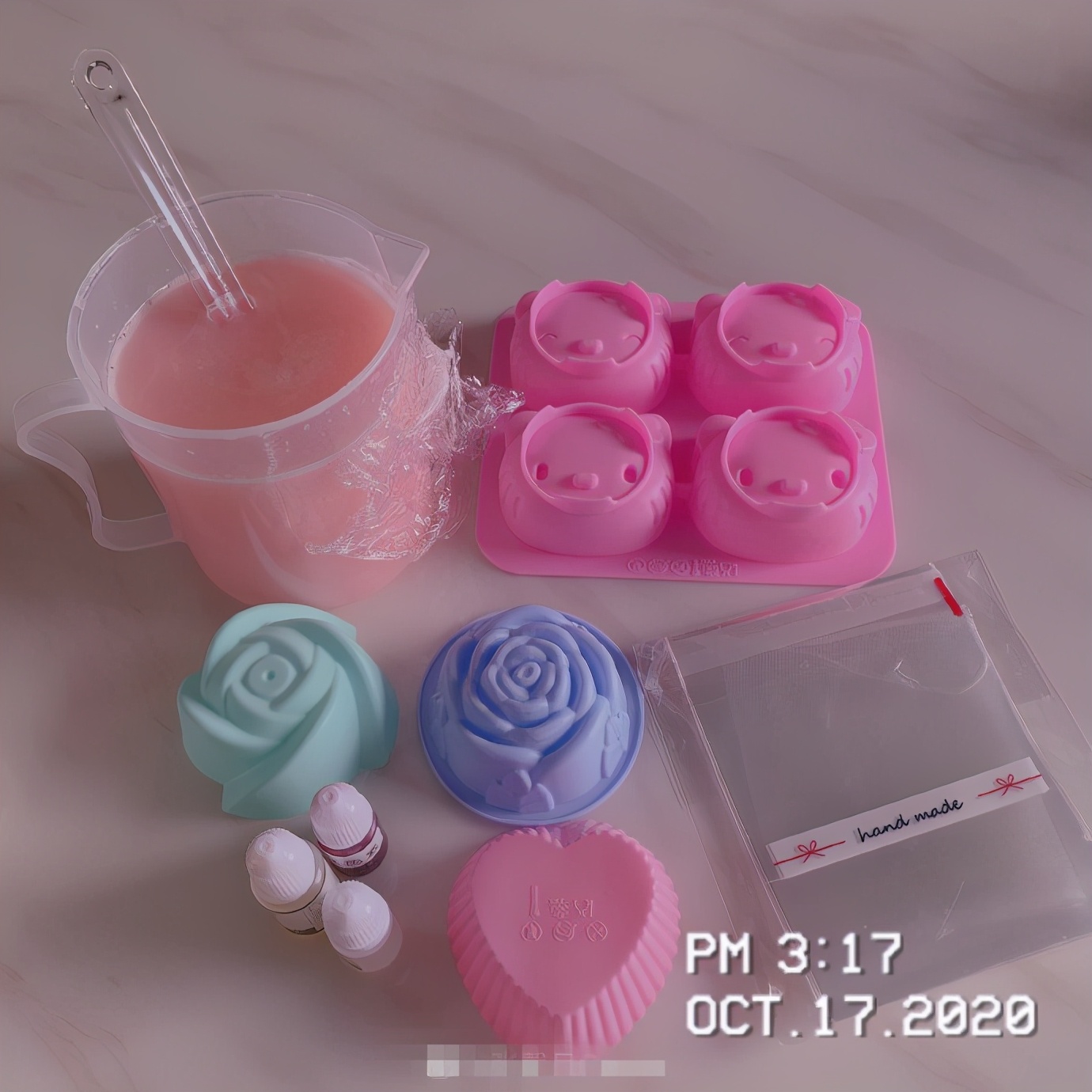 张馨月林峰照片,张馨月林峰和女儿