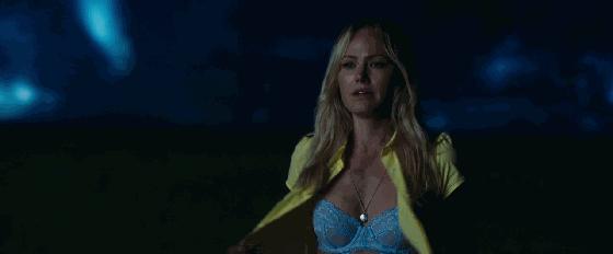 「啪啪」就会死！只有处女才能活到最后...