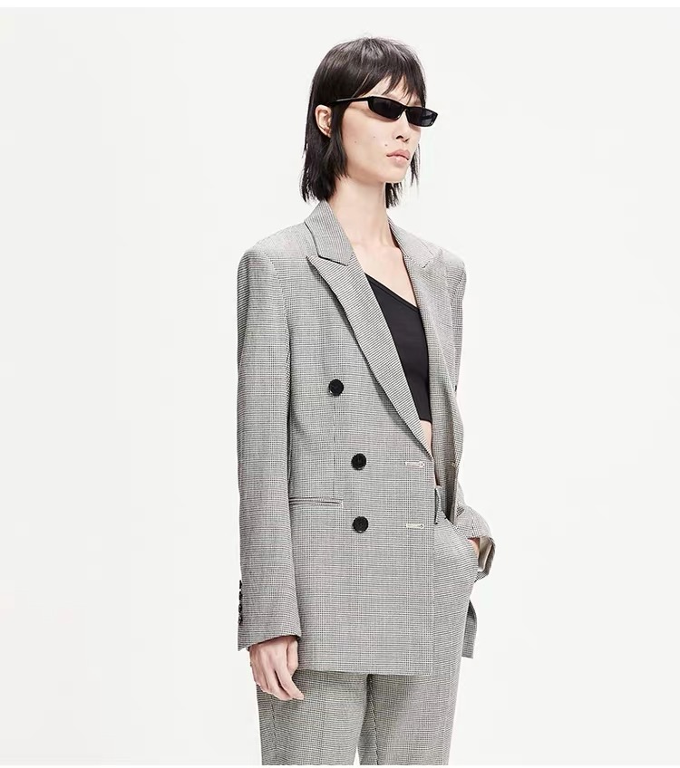 李沁香奈儿外套,李沁和杨紫同穿