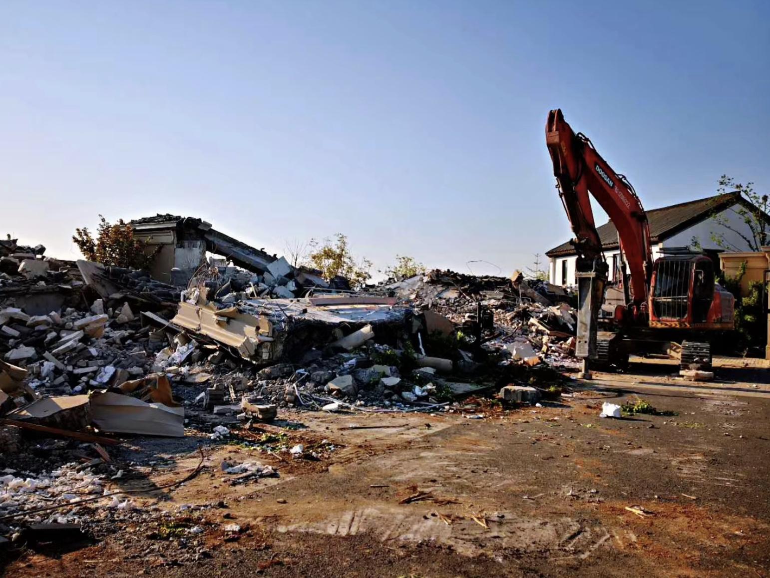 一个雪野湖别墅业主的置业奋斗史:曾经租住城中村,400万买的别墅,最后成了废墟