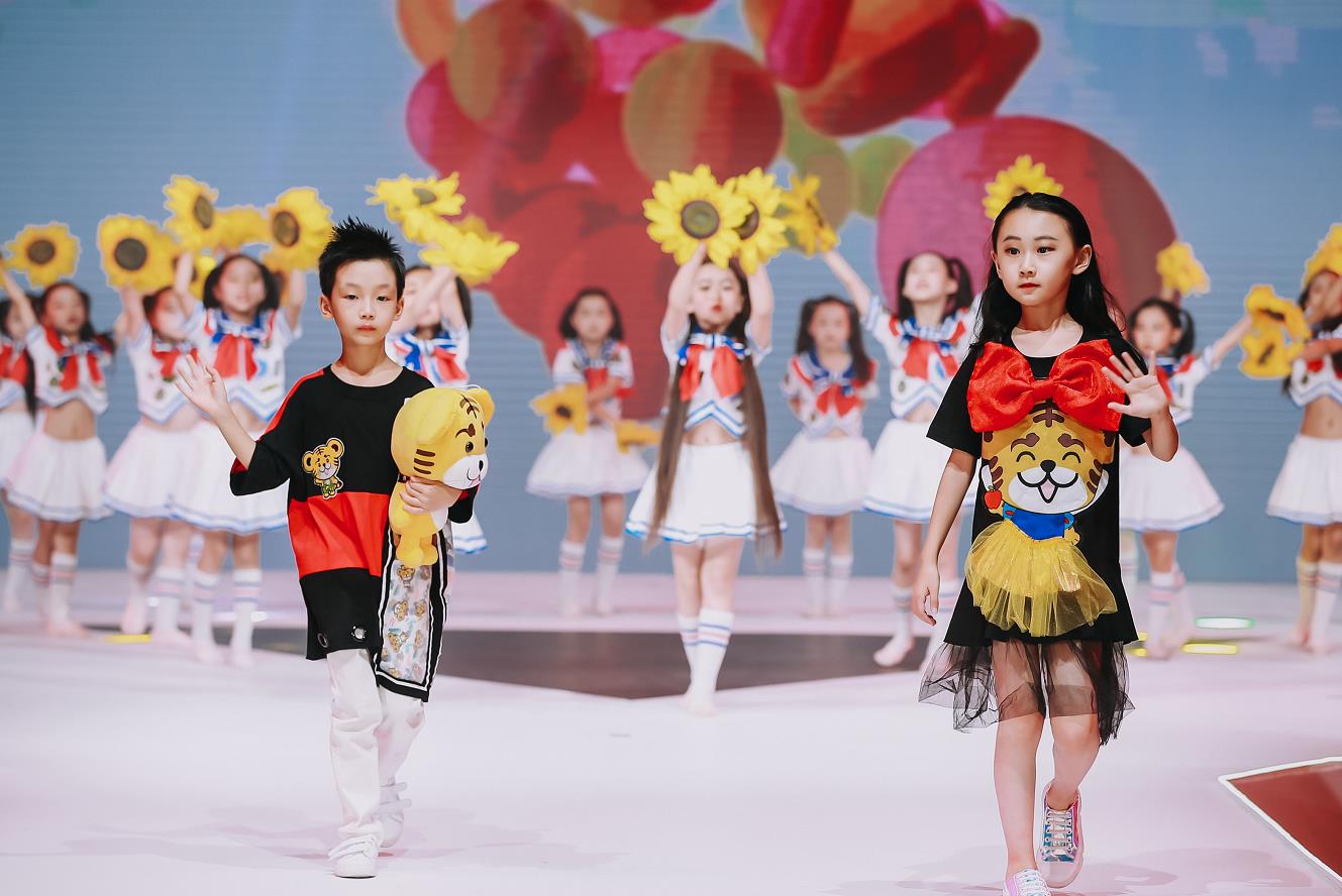 即墨童装厂家,即墨快时尚童装工厂