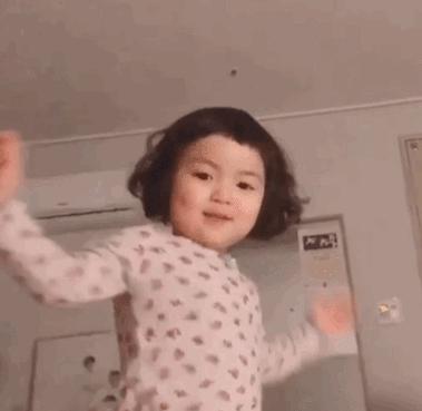 “开电脑”真不能说“openthecomputer”！！别再搞错啦