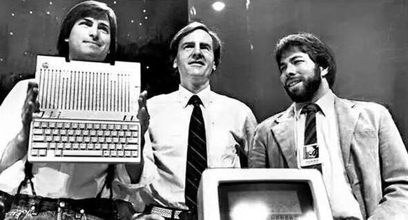 苹果创始人乔布斯简介,苹果创始人乔布斯简介及事件