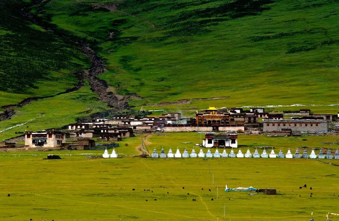 一个被上帝偏爱的地方,一个被上帝遗弃的城市