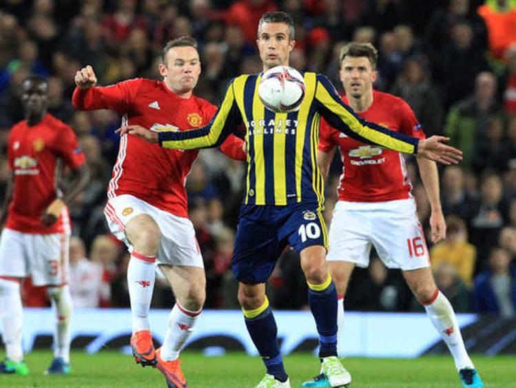 范佩西是红魔名宿还是枪手名宿？球迷怎么看的？范佩西本人呢？