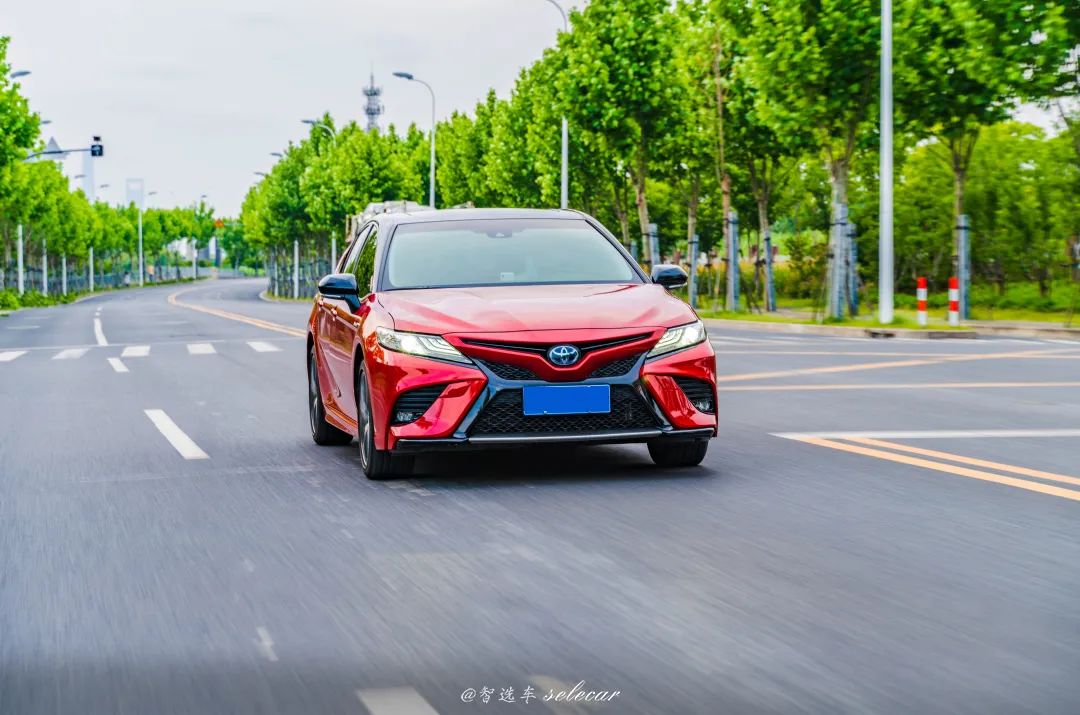 试乘试驾怎样可以吸引客户,试驾新一代凯美瑞双擎