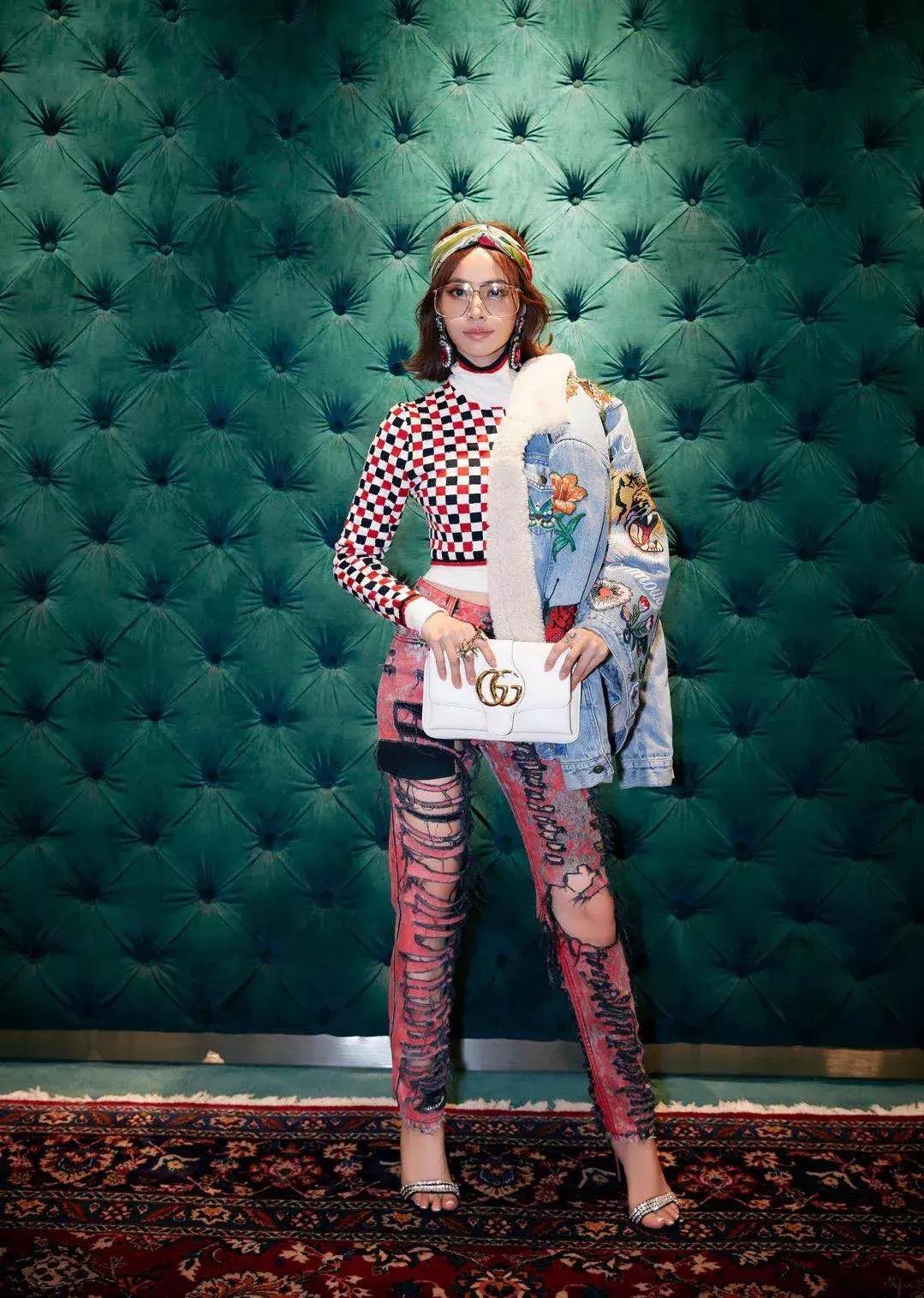 女子买名牌包,现代女孩包包排行榜