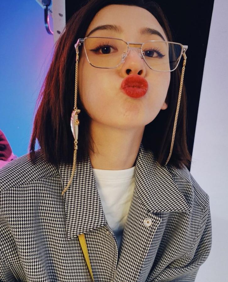 宋祖儿晒九宫格照片,宋祖儿生日九宫格