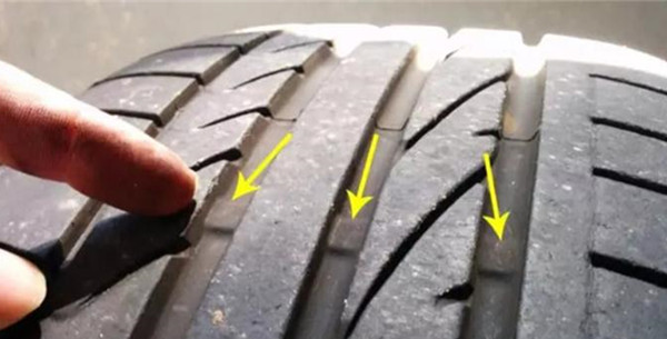 二手车市场买车怎么才不被坑,买二手车找专业人士验车不会被坑