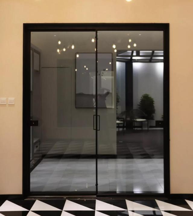 花三千多买块表值得吗,推拉门极简地轨跟常规地轨哪个好